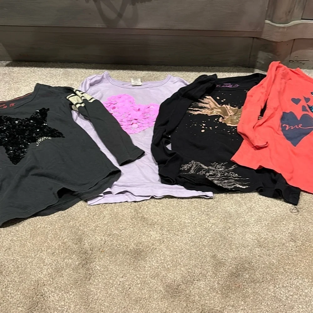 Bundle of 4 long sleeve crewcuts collectible, long sleeve T-shirts size 6 - 7